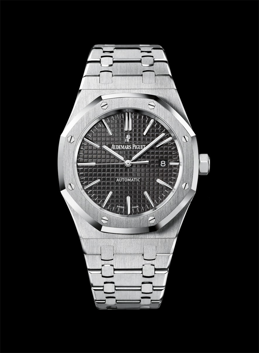 Audemars Piguet Royal Oak Automatic Steel watch REF: 15400ST.OO.1220ST.01